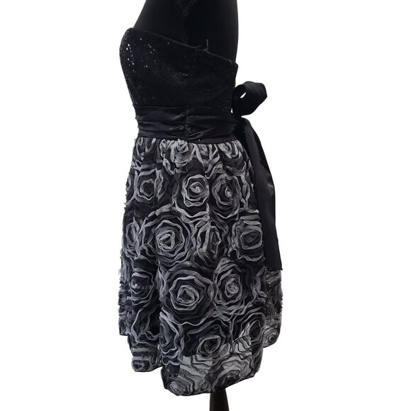 Black Strapless Sequin Rosette Mini Party Dress Size 8 Prom Cocktail Goth Glam - Picture 4 of 11